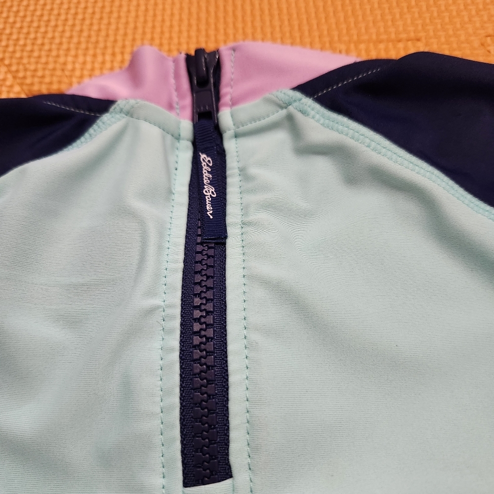 Eddie Bauer Rashguard - Picture 3 of 6